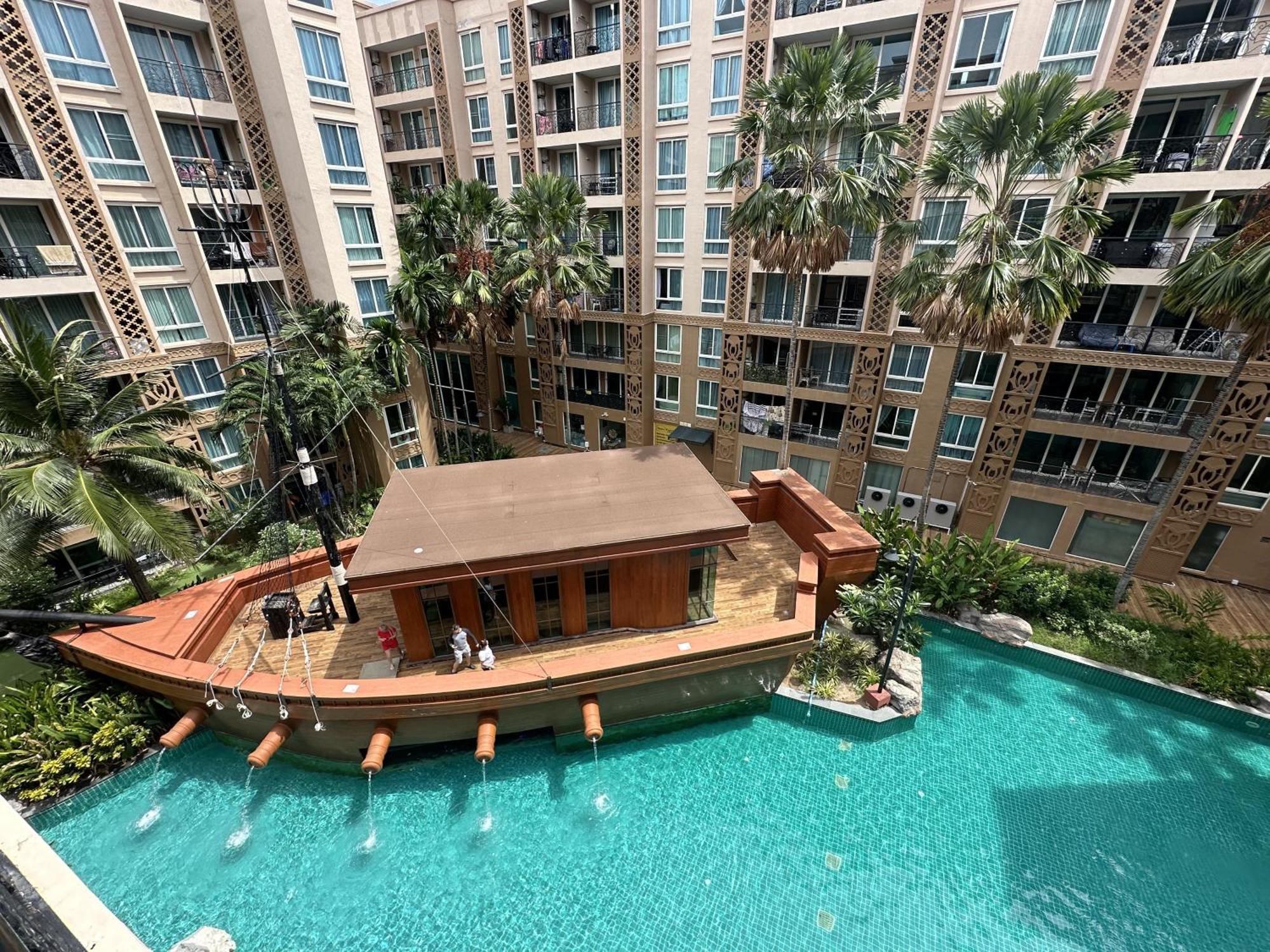 Atlantis Condo Resort ジョムティエンビーチ エクステリア 写真