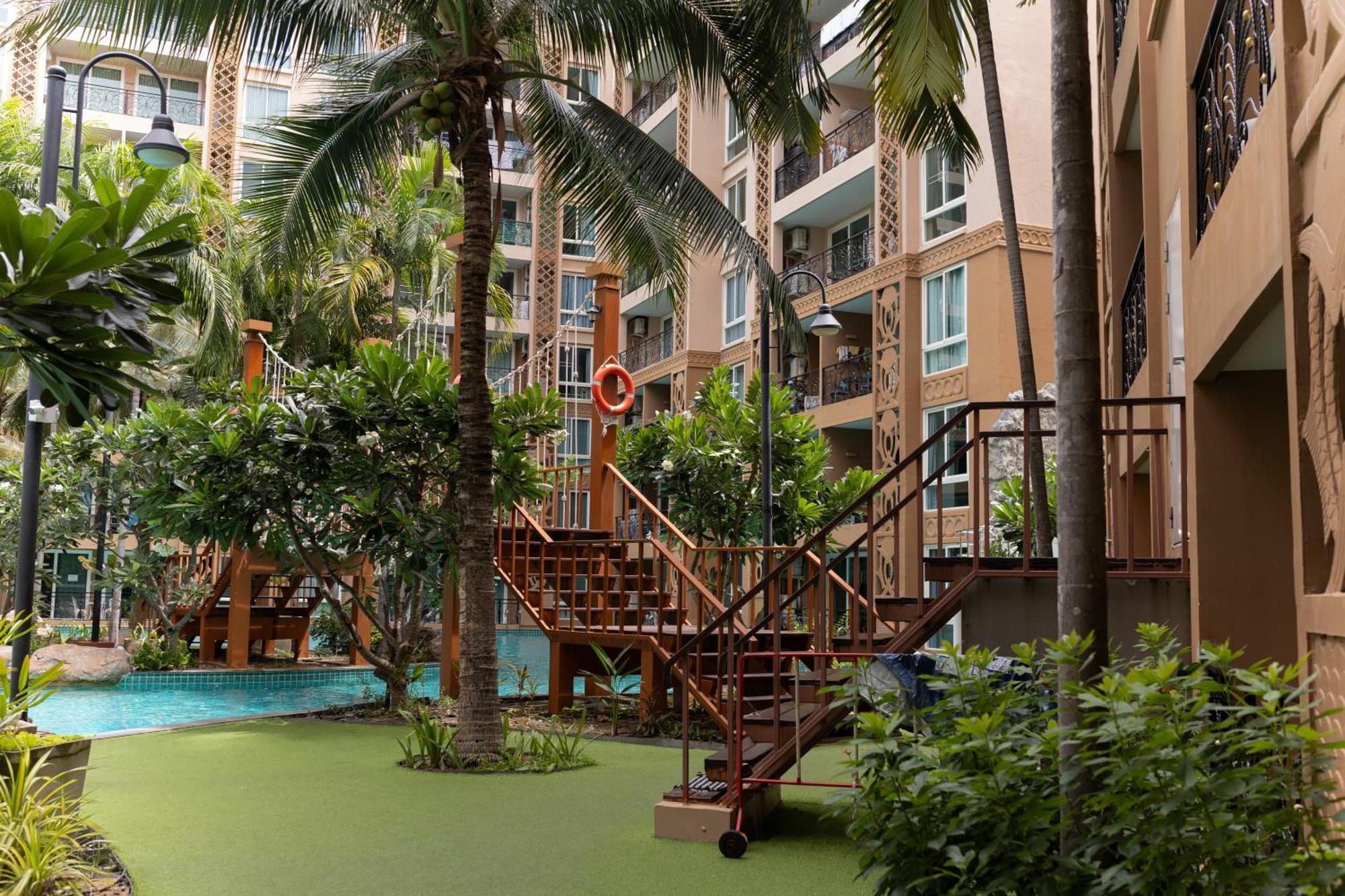 Atlantis Condo Resort ジョムティエンビーチ エクステリア 写真